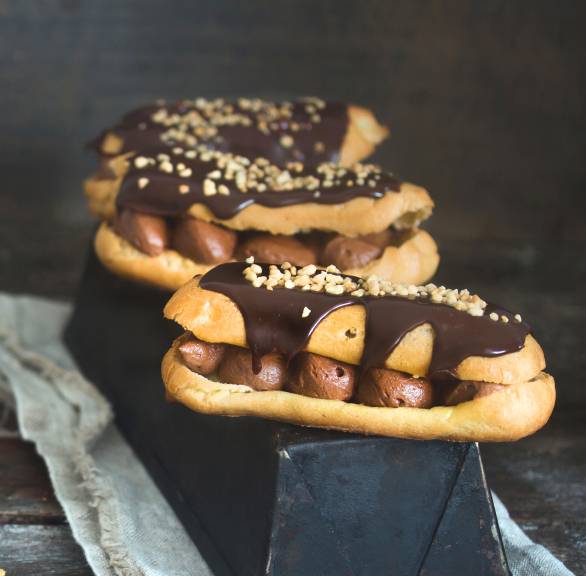 Schoko-Eclairs mit Nuss