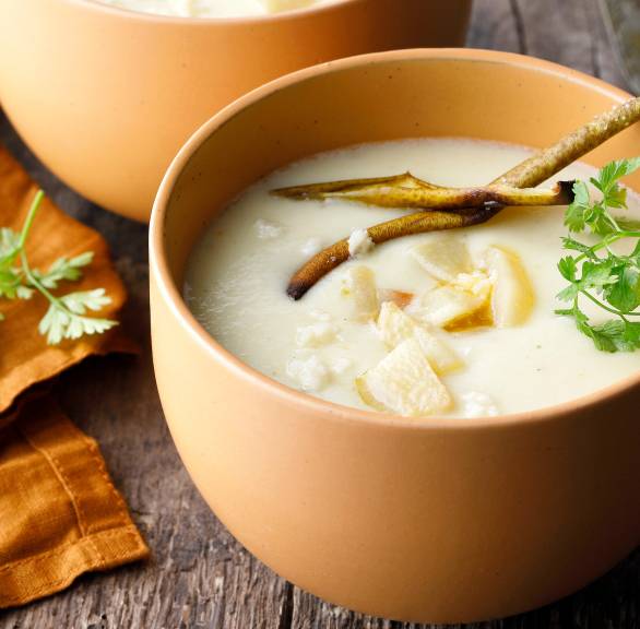 Selleriecremesuppe mit Meerrettich und Birne