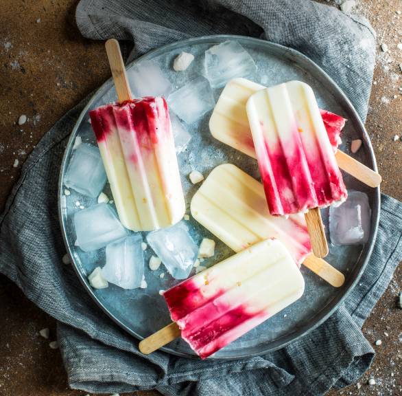 Himbeer-Joghurt-Eis am Stiel