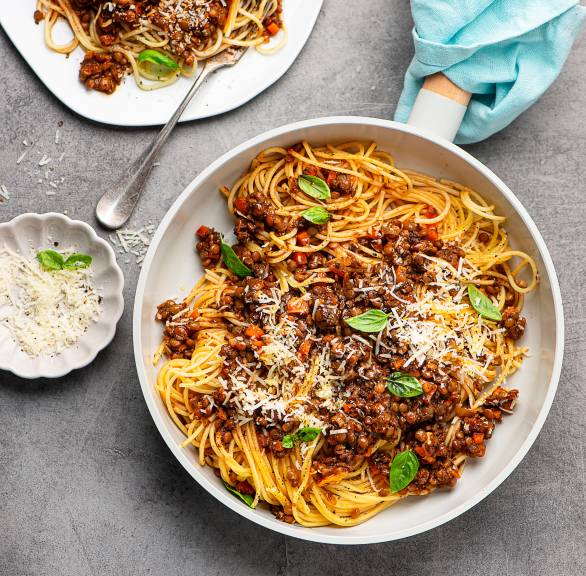 Spaghetti mit veganer Linsen-Pilz-Bolognese