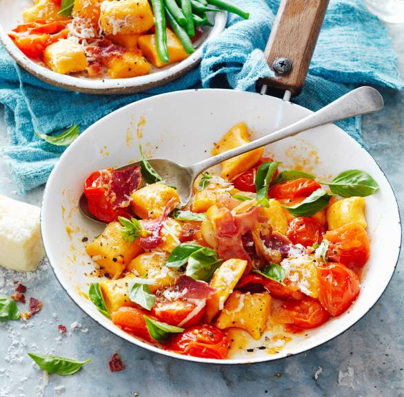 Süßkartoffel-Ricotta-Gnocchi mit Tomaten
