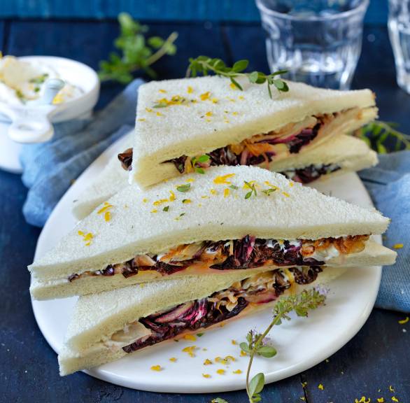 Tramezzini mit Ricottacreme und Radicchio