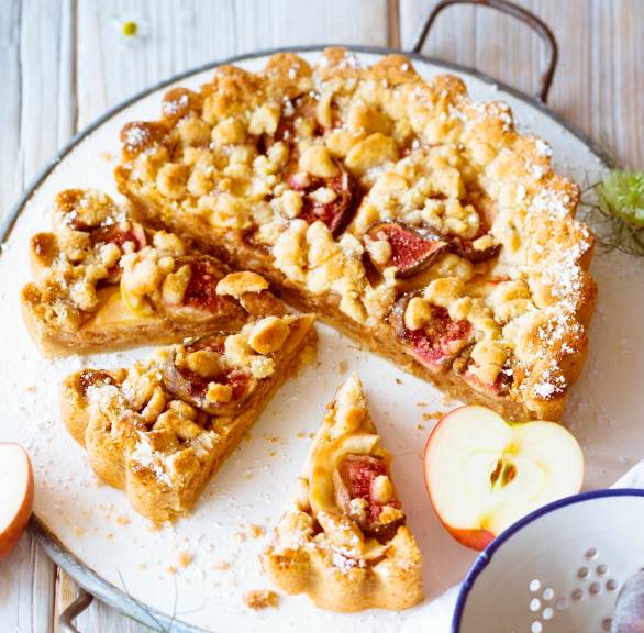 Apfeltarte mit Feigen, Maronencreme und Streuseln