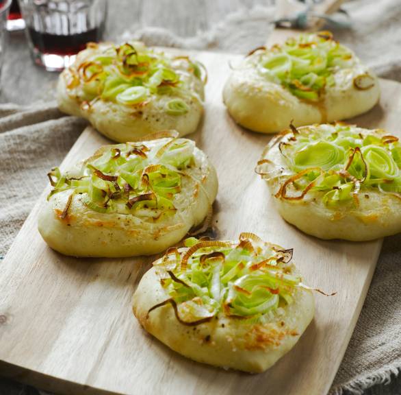 Schnelles Pizza Quattro Formaggi Rezept | SoIsstItalien