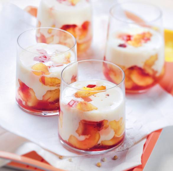 Mascarponecreme mit Pfirsichkompott