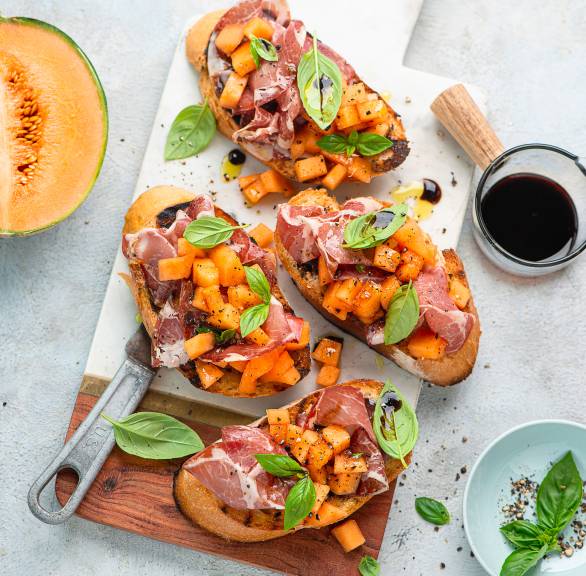 Melonen-Bruschette mit Parmaschinken
