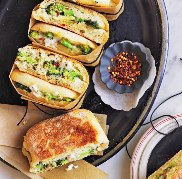 Panini mit Stracchino und Brokkoli