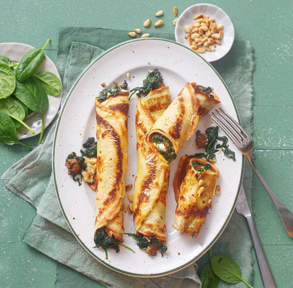 Crespelle mit Spinat-Salsiccia-Füllung
