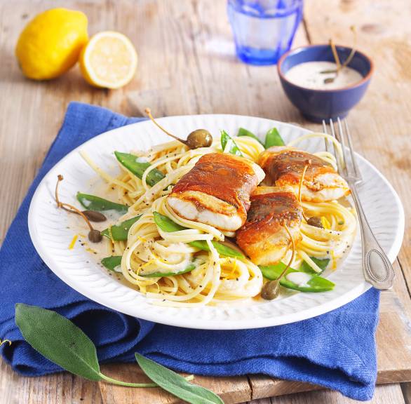 Wolfsbarsch-Saltimbocca mit Linguine und Zitronensoße