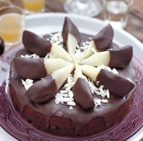 Würziger Schokoladenkuchen mit Birnen