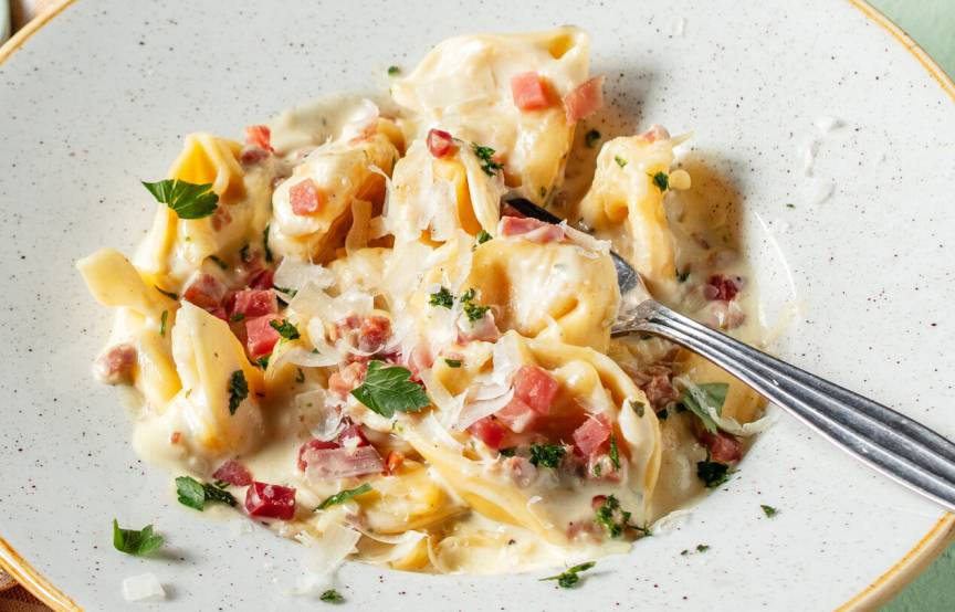 Tortellini mit cremiger Pancettasoße