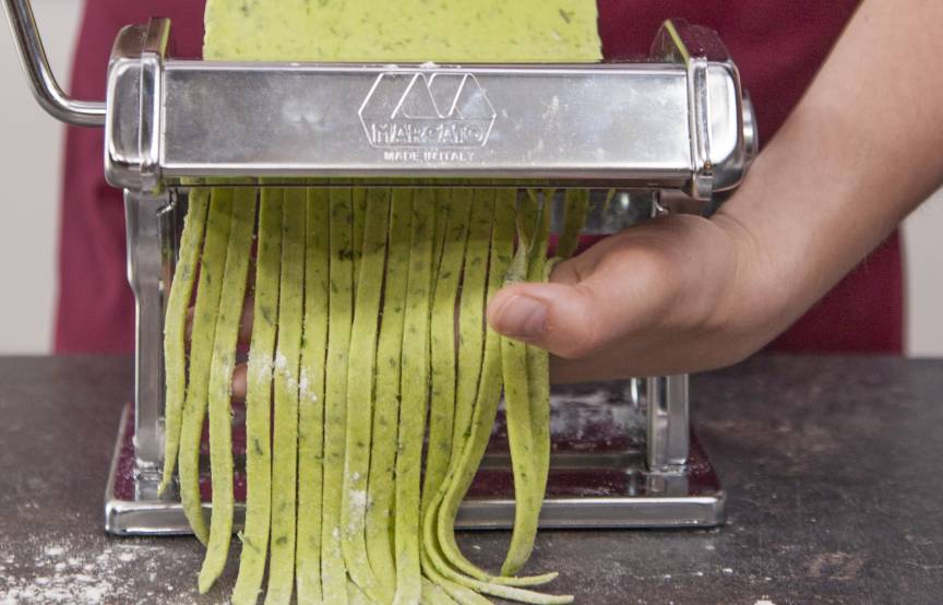 Grüne Tagliatelle selber machen