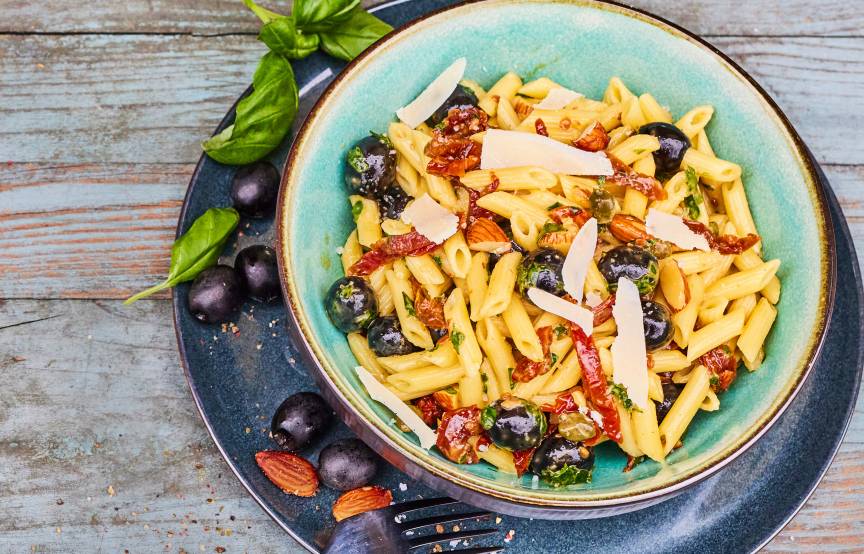 Italienischer Nudelsalat mit Salzmandeln | SoIsstItalien