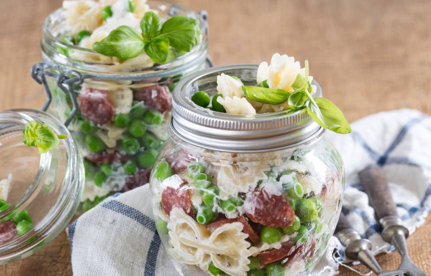 Farfalle-Salat mit Cabanossi und Joghurtdressing | SoIsstItalien
