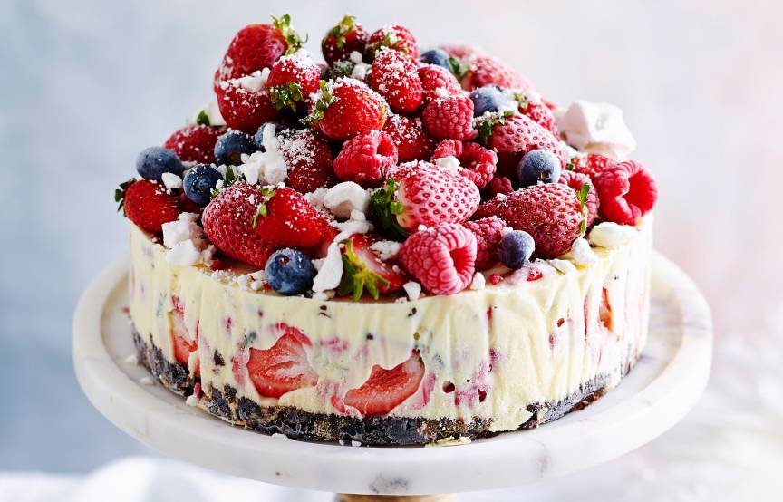 Stracciatella-Eistorte für Sommerfeste | SoIsstItalien Stracciatella-Eistorte für Sommerfeste | SoIsstItalien