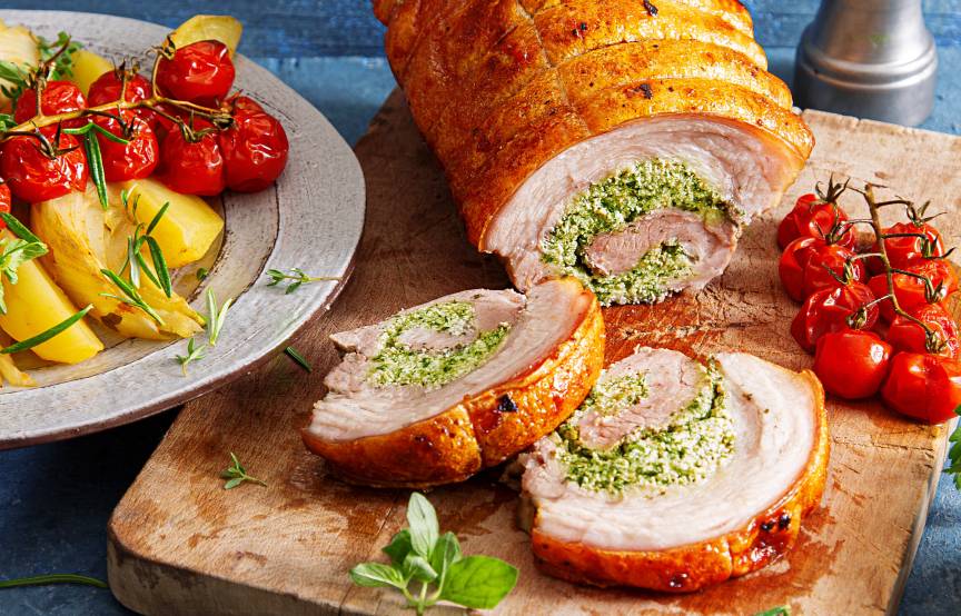 Krosser gefüllter Schweinerollbraten mit Kirschtomaten und Fenchel ...