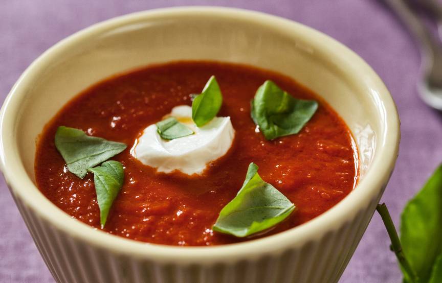 Blitzrezept: Tomatensuppe mit Ziegenfrischkäse - Frisch &amp; Köstlich ...