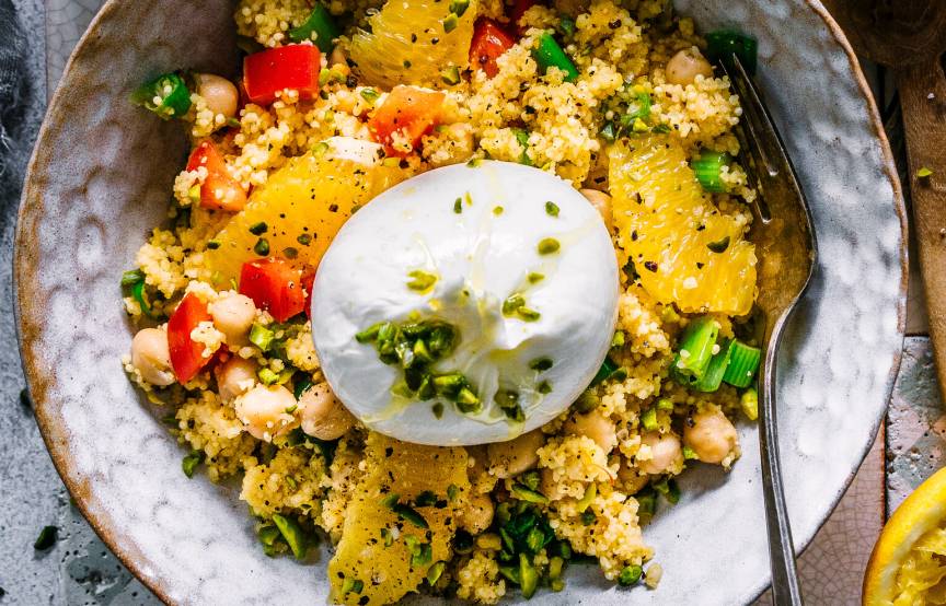 Couscoussalat mit Kichererbsen und Burrata | SoIsstItalien Couscoussalat mit Kichererbsen und Burrata | SoIsstItalien