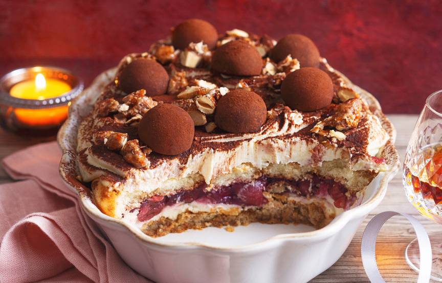 Verführerisches Marzipan-Kirsch-Tiramisu mit gebrannten Mandeln - das ...