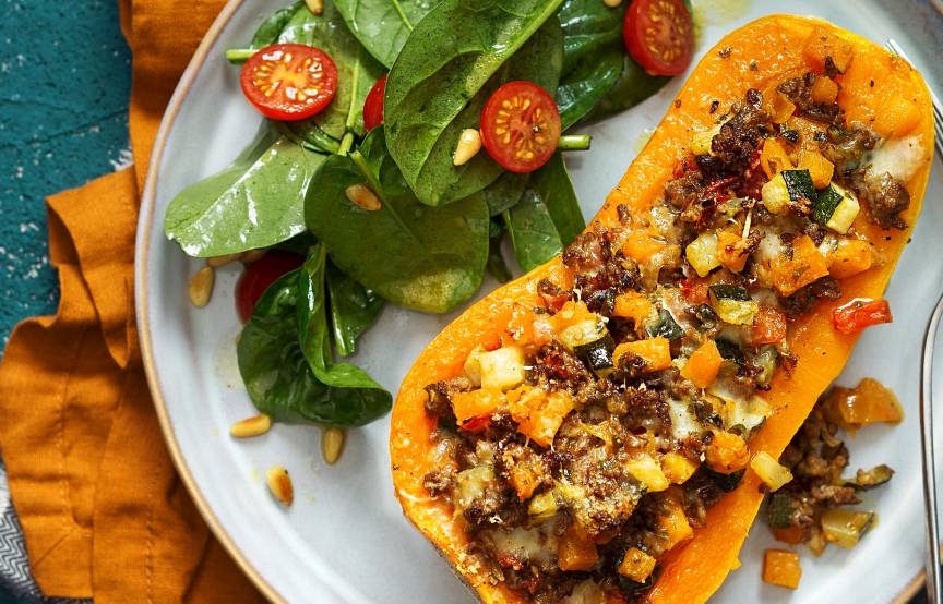 Butternutkürbis gefüllt mit Salsiccia und Zucchini | SoIsstItalien