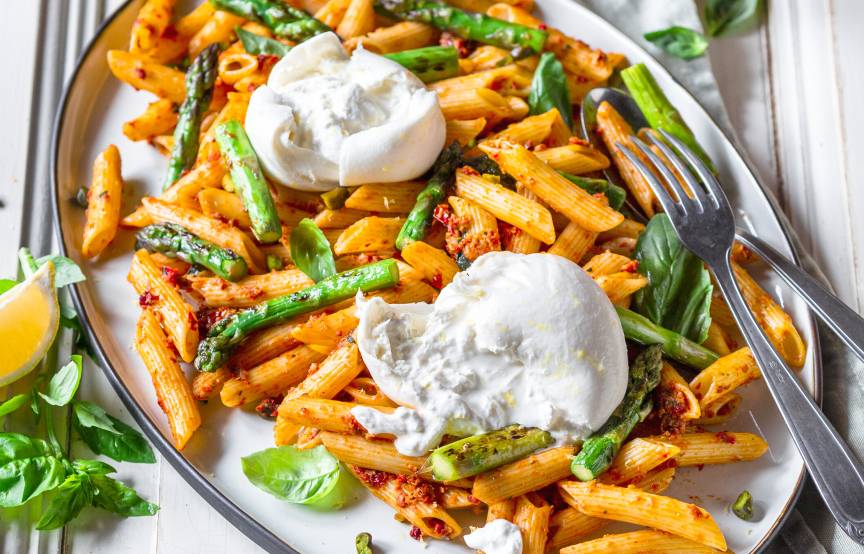 Italienischer Nudelsalat mit Spargel &amp; Burrata | SoIsstItalien