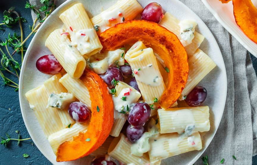 Rigatoni mit Gorgonzola, Kürbis und Trauben | SoIsstItalien