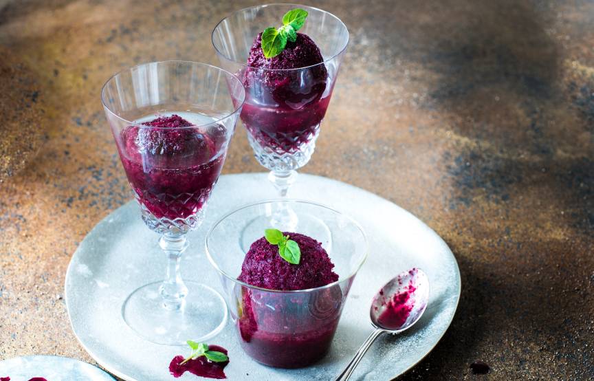 Brombeer-Heidelbeer-Sorbet mit Prosecco | SoIsstItalien