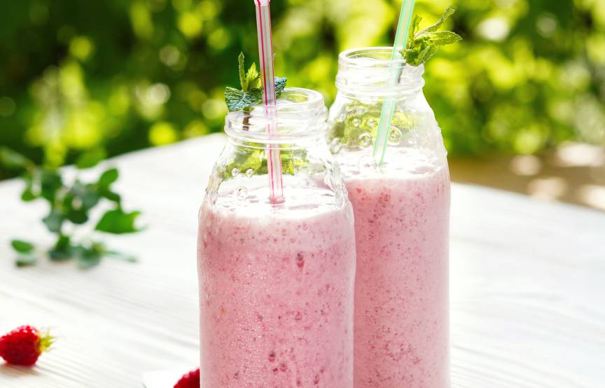 Himbeer-Mandel-Shake: Vegan und köstlich frisch | SoIsstItalien Himbeer-Mandel-Shake: Vegan und köstlich frisch | SoIsstItalien