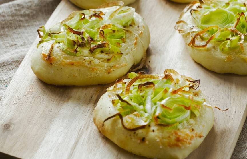 Deftige Mini-Pizza mit Lauch &amp; Mascarpone | SoIsstItalien