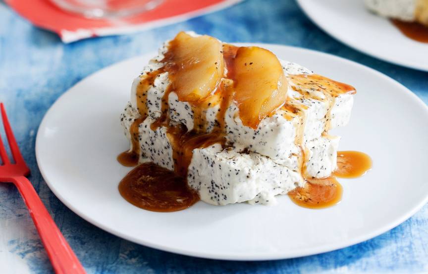 Himmlisches Mohn-Semifreddo mit karamellisierten Birnen - Authentisch ...