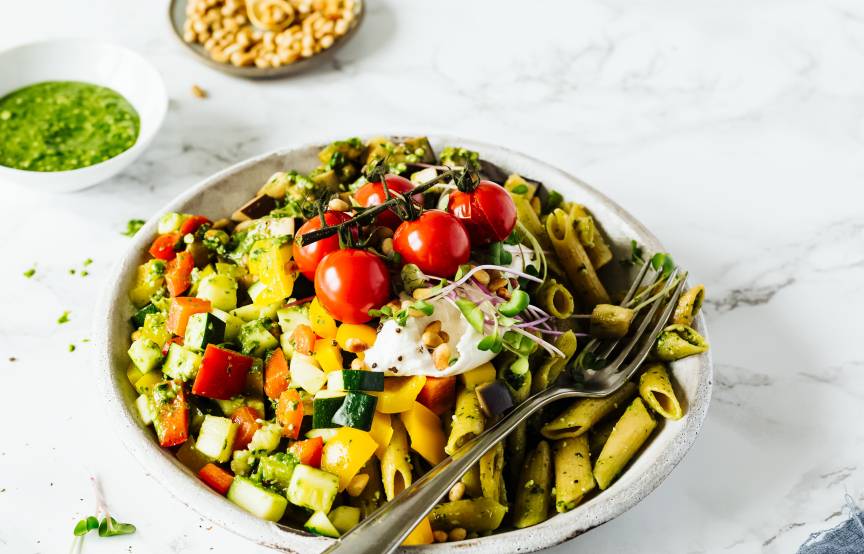 Penne mit Gemüse und Burrata: Perfekt für den Sommer | SoIsstItalien