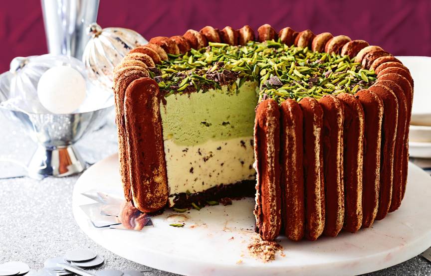 Stracciatella-Pistazien-Eistorte: Festlich &amp; einfach | SoIsstItalien