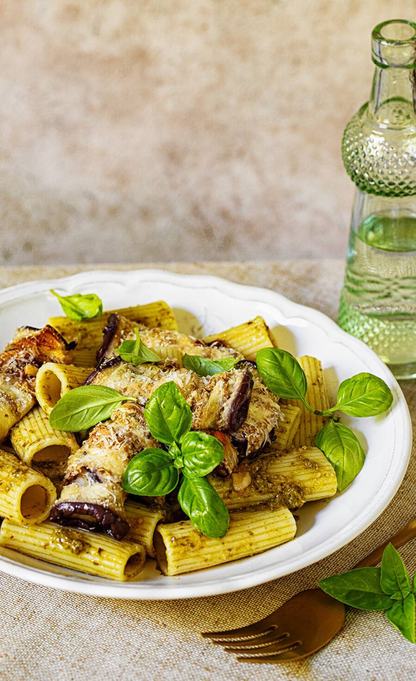 Auberginen-Involtini mit Pesto-Rigatoni