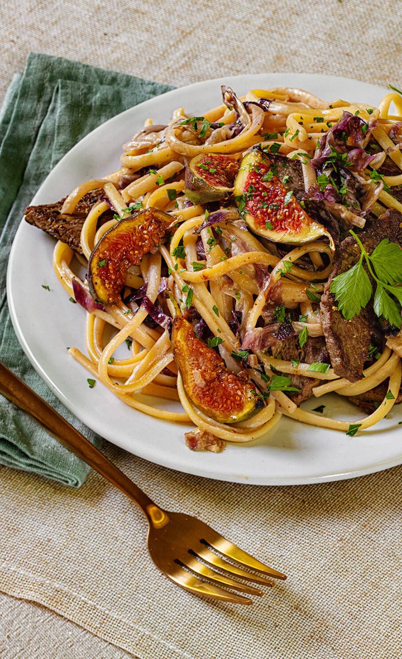 Bavette mit Rinderfiletstreifen und Gorgonzolasoße