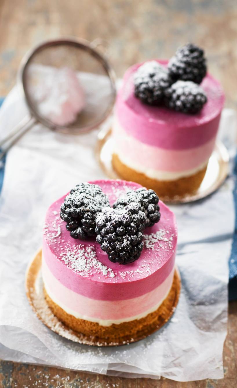 Brombeer-Schichttörtchen: Das fruchtige Highlight wie in Bella Italia ... Brombeer-Schichttörtchen: Das fruchtige Highlight wie in Bella Italia ...