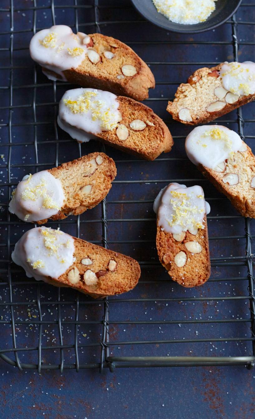 Espresso-Cantuccini mit Limettenguss