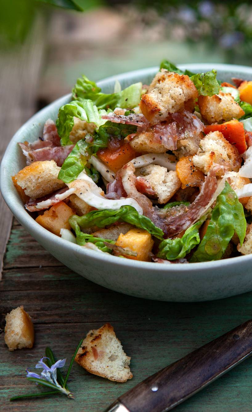 Focaccia-Panzanella mit Fenchel