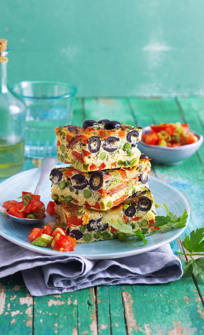 Frittata aus dem Ofen mit Tomatensalat