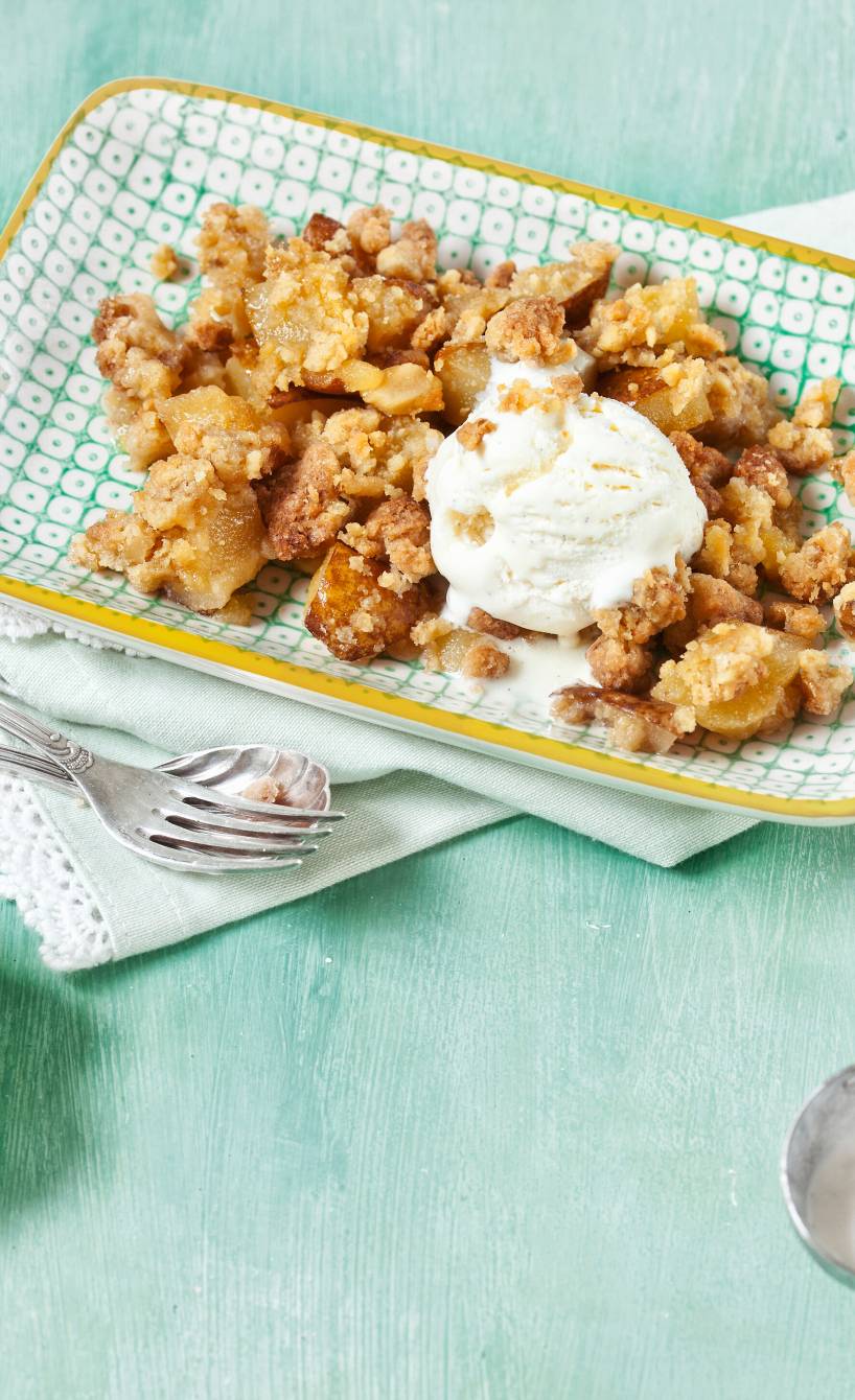 Gebackene Birnen mit Walnussstreueln