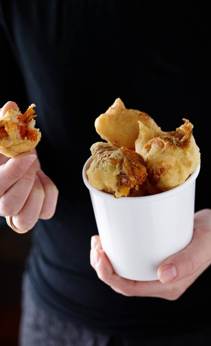 Gebackene Zucchiniblüten