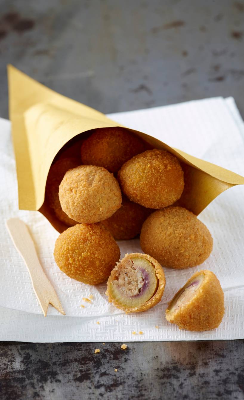 Gefüllte und frittierte Oliven