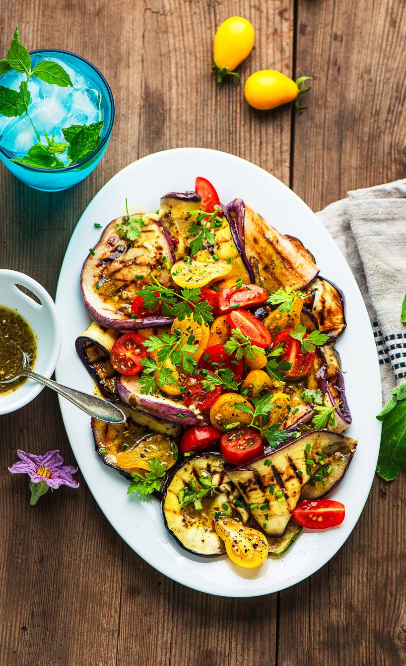 Grillauberginen-Tomaten-Salat
