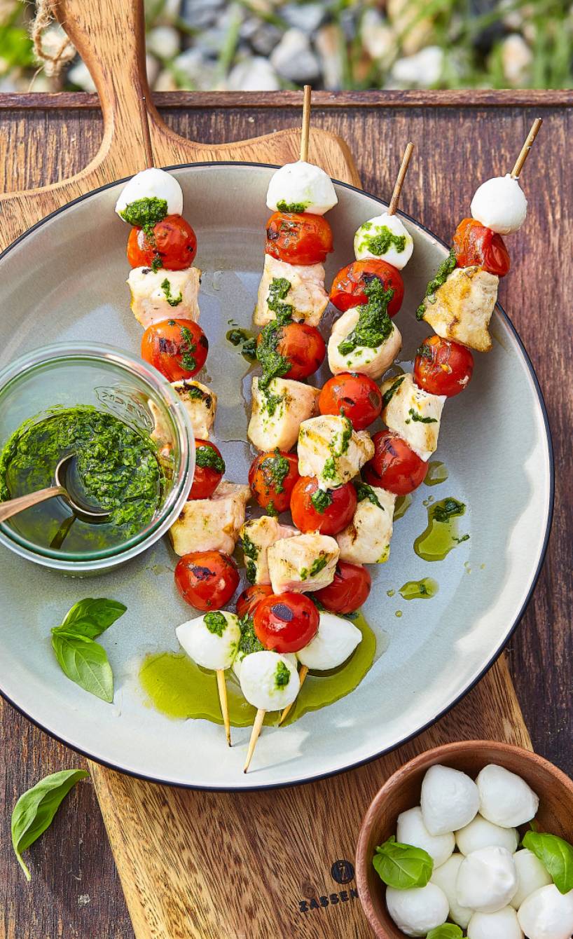Hähnchen-Caprese-Spieße