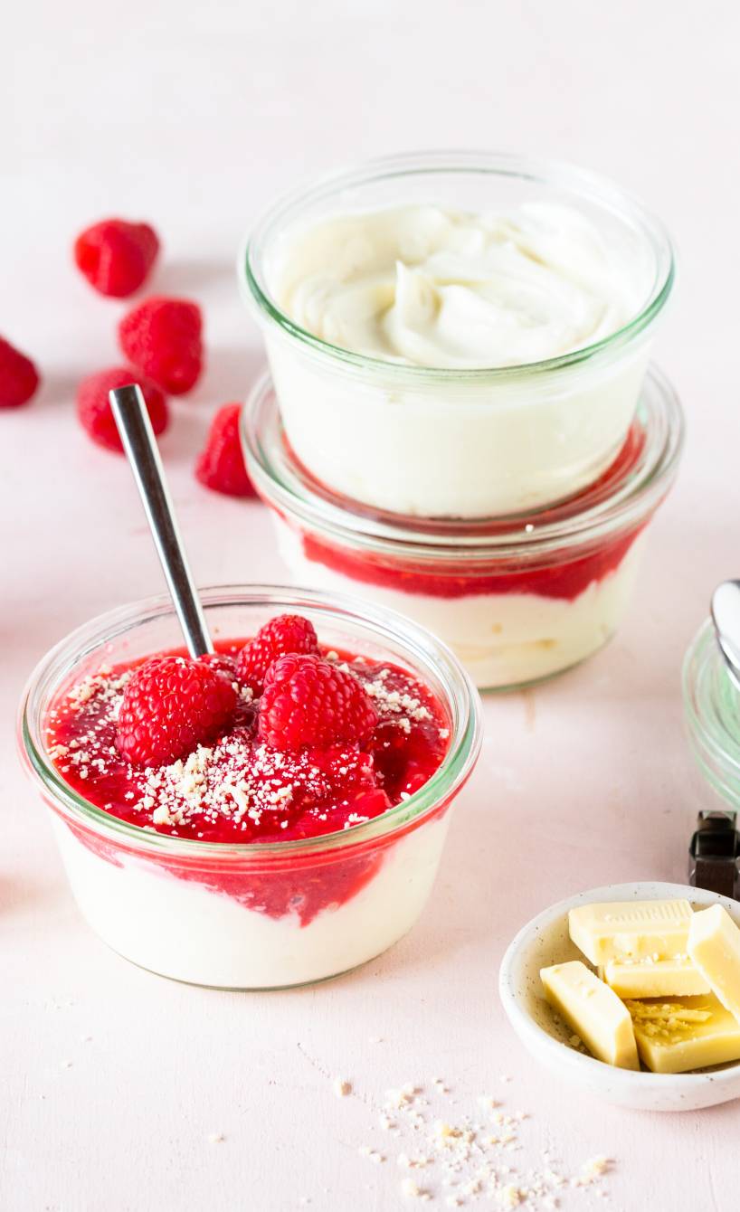 Käsekuchencreme mit Himbeersoße