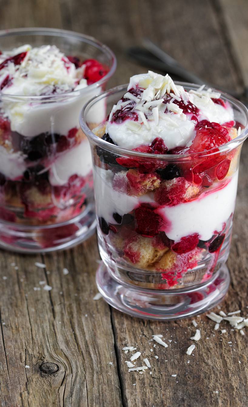 Kokos-Beeren-Dessert