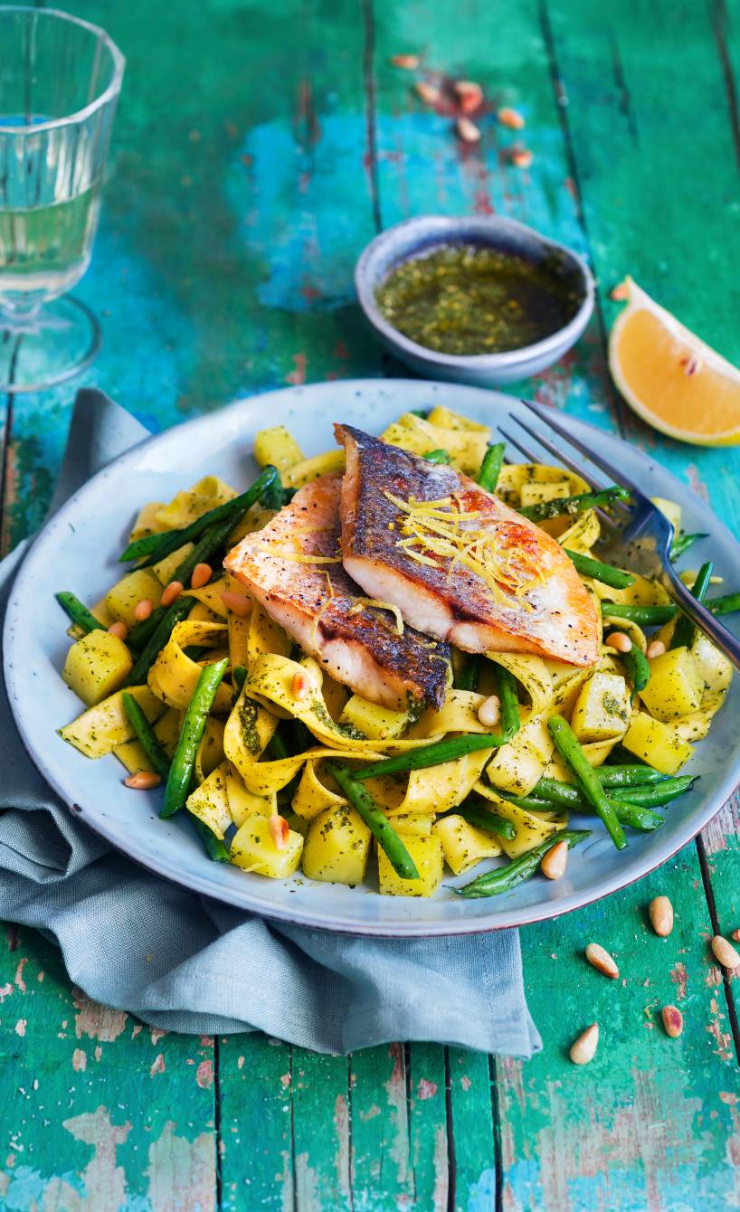 Ligurische Pasta mit gebratenem Wolfsbarsch