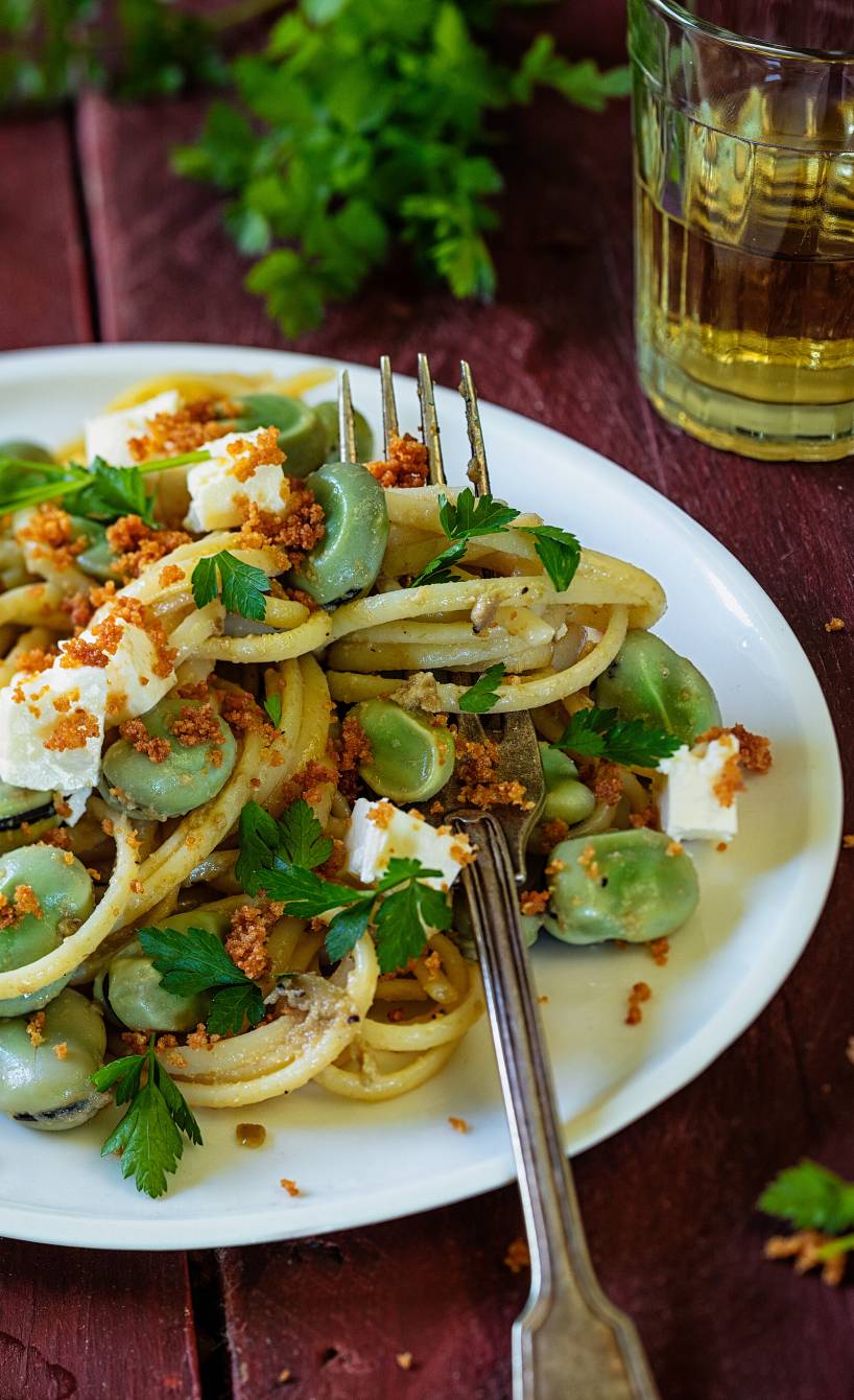Linguine mit Oliventapenade und dicken Bohnen