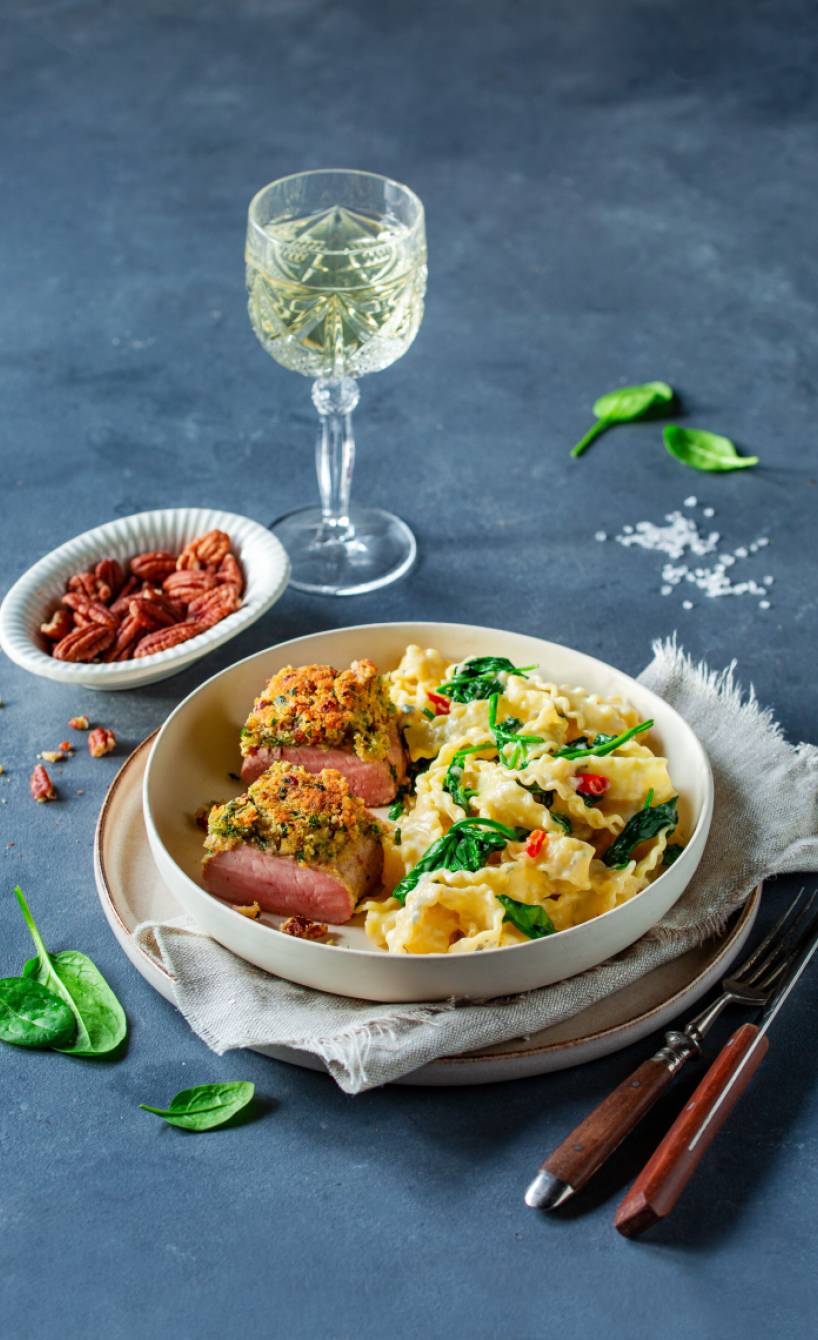 Mafaldine mit Pekannuss-Schweinefilet und Spinat