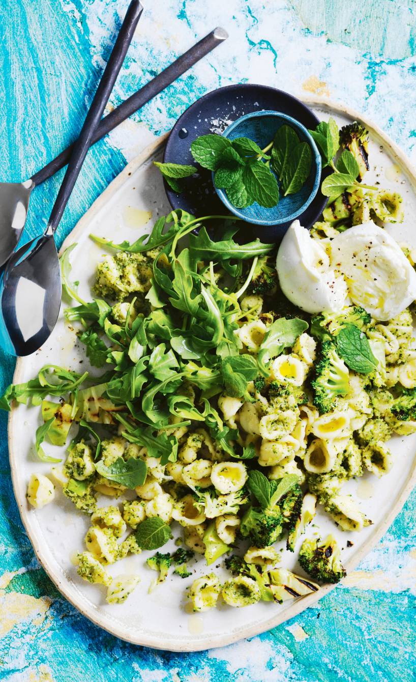 Orecchiette mit Brokkoli, Mozzarella und Rucola
