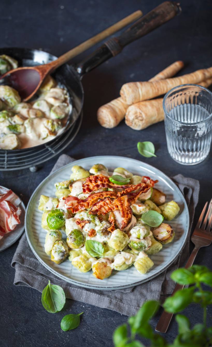 Pastinakengnocchi mit Rosenkohlgemüse